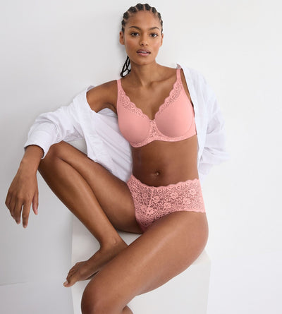 PINK TRIUMPH AMOURETTE WIRED MINIMISER BRA