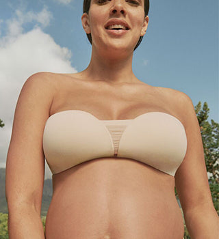 Pregnant woman wearing Soft Praline Flex Smart Strapless Bra